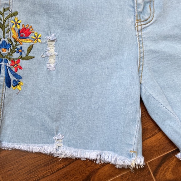 NWT light blue denim cutoffs in size L - Picture 3 of 11